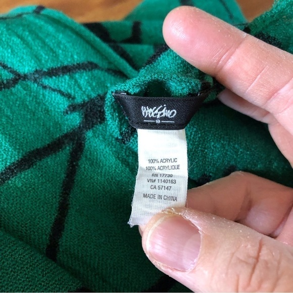 Massimo Green and Black hanger pattern scarf wrap - Picture 3 of 3